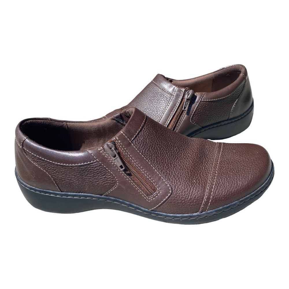 Ultimate Comfort Collection by Clark brown shoes. Size 9.